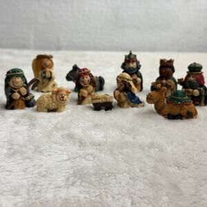 Adorable Traditions Miniature 11 Piece Nativity Set In Original Package